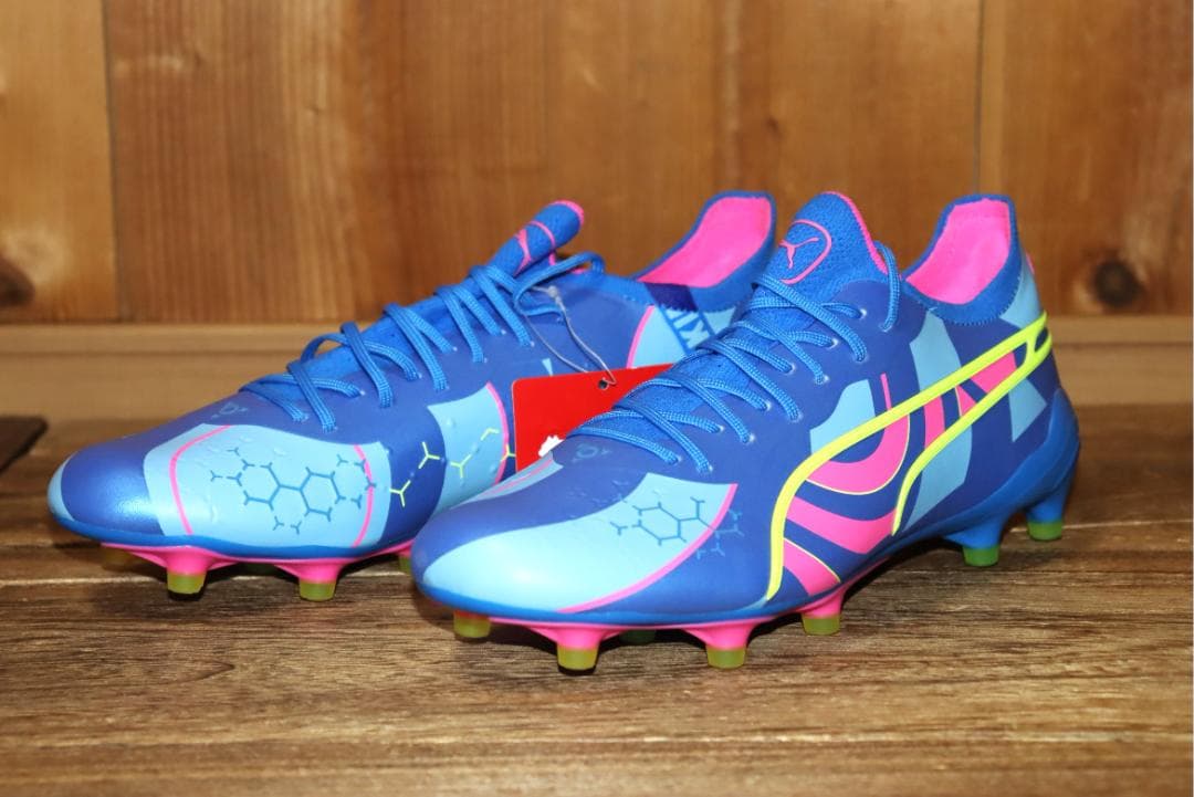 新品 プーマ キング アルティメット ENERGY サッカースパイク 25.5Ⓗ