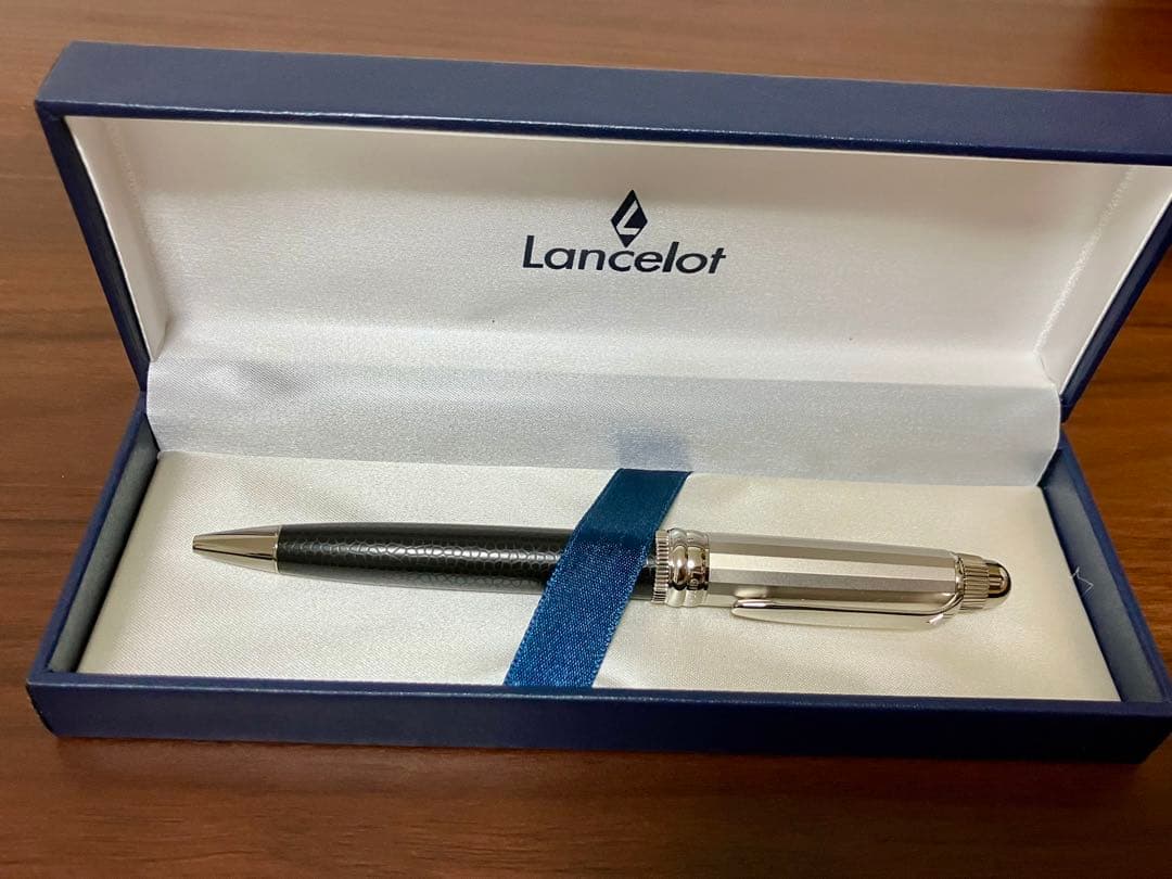 ぺんてる　ランスロット Lancelot 8シリーズ ボールペン ブラック