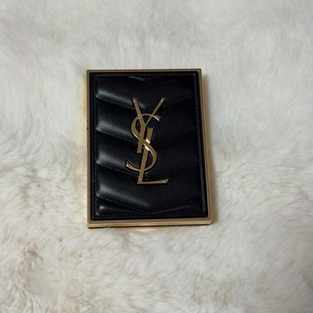YSL イヴサンローラン クチュール ミニクラッチ アイシャドウ 400