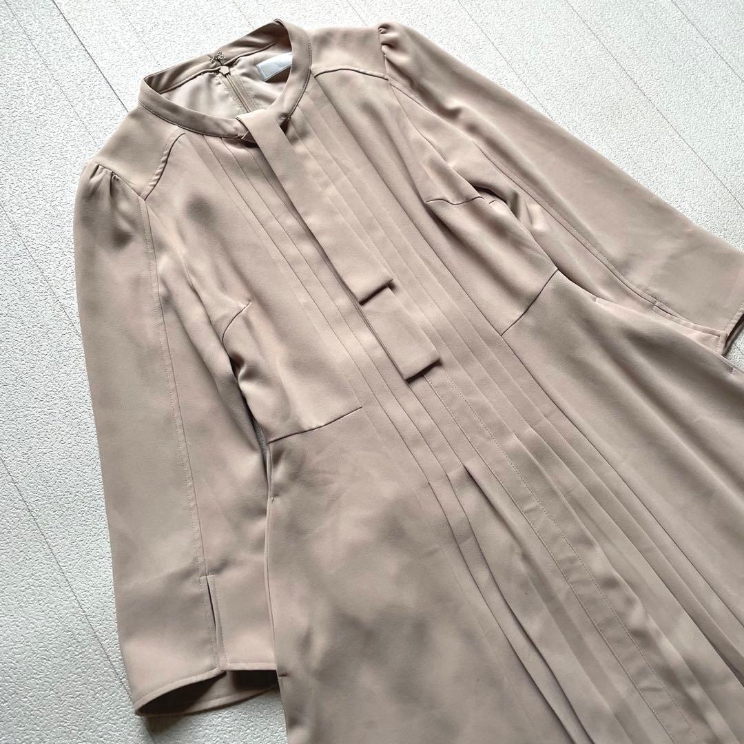 CELFORD ボウタイプリーツワンピース　ライトベージュ　34