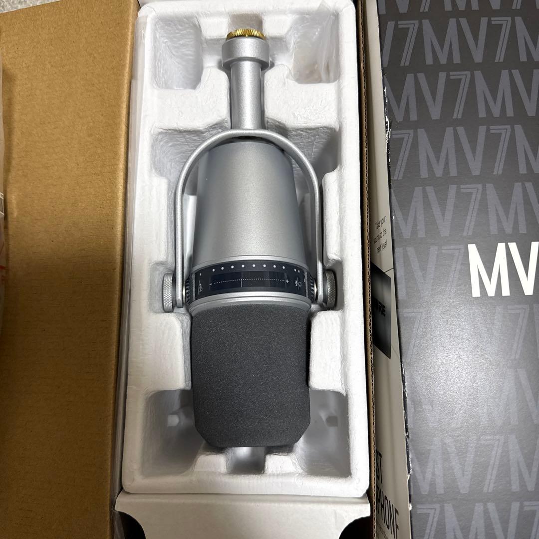 SHURE MV7 箱あり　ダイナミックマイク　MV7-S-J シルバー