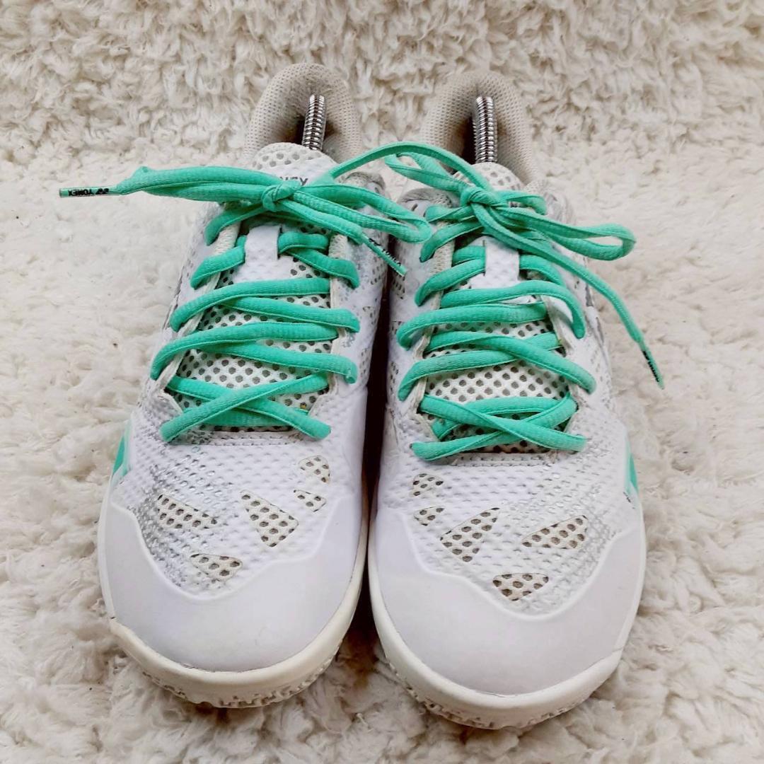 美品 24㎝◎YONEX パワークッションエクリプションZウィメン ホワイト 緑