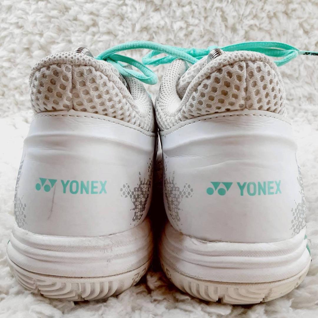 美品 24㎝◎YONEX パワークッションエクリプションZウィメン ホワイト 緑