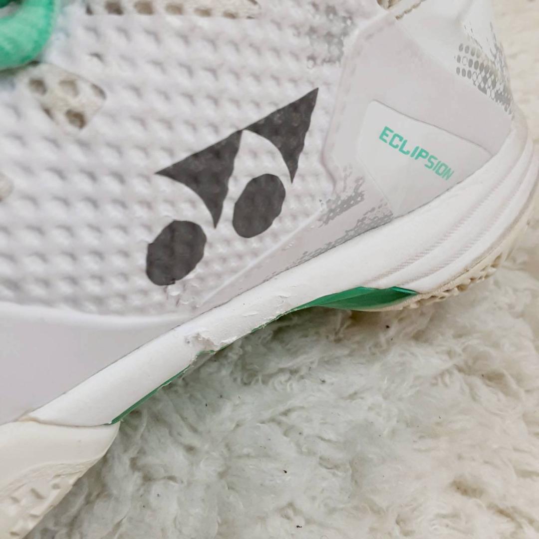 美品 24㎝◎YONEX パワークッションエクリプションZウィメン ホワイト 緑