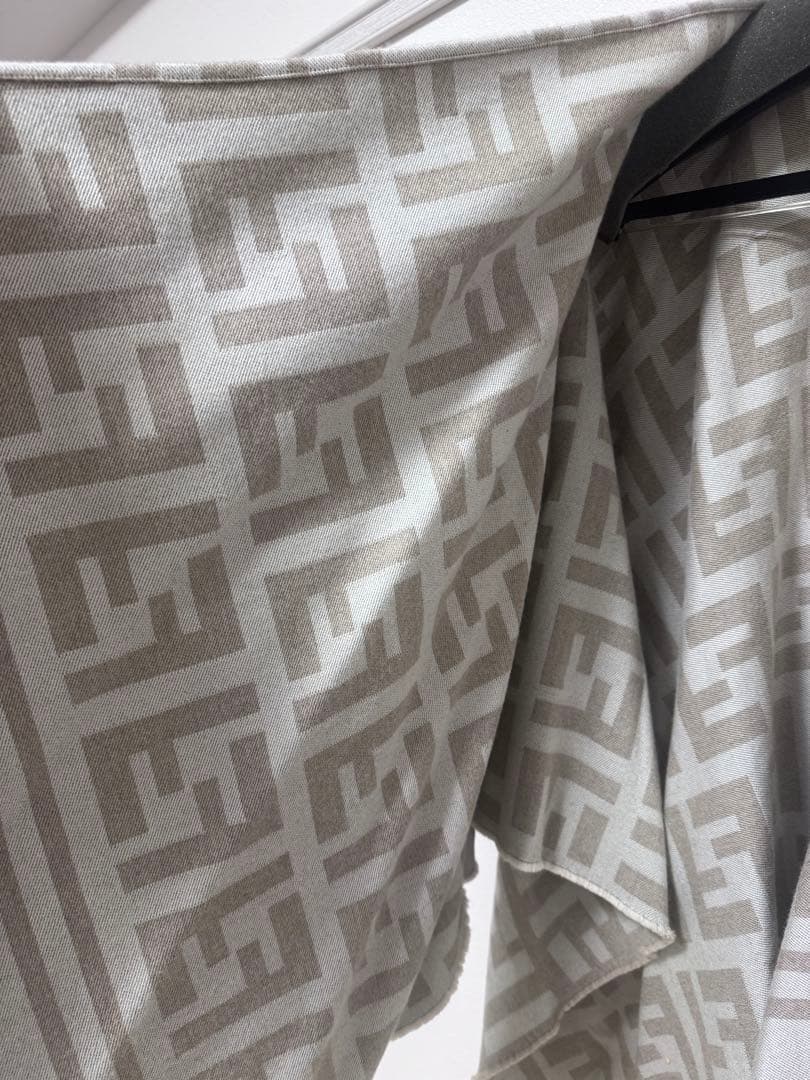 FENDI ポンチョ　ストール　ケープ