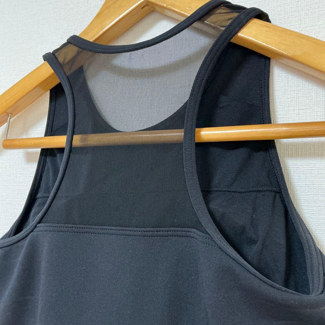 【新品】ALBOVE タンクトップ　ヨガウェア　カップ付き　ブラック