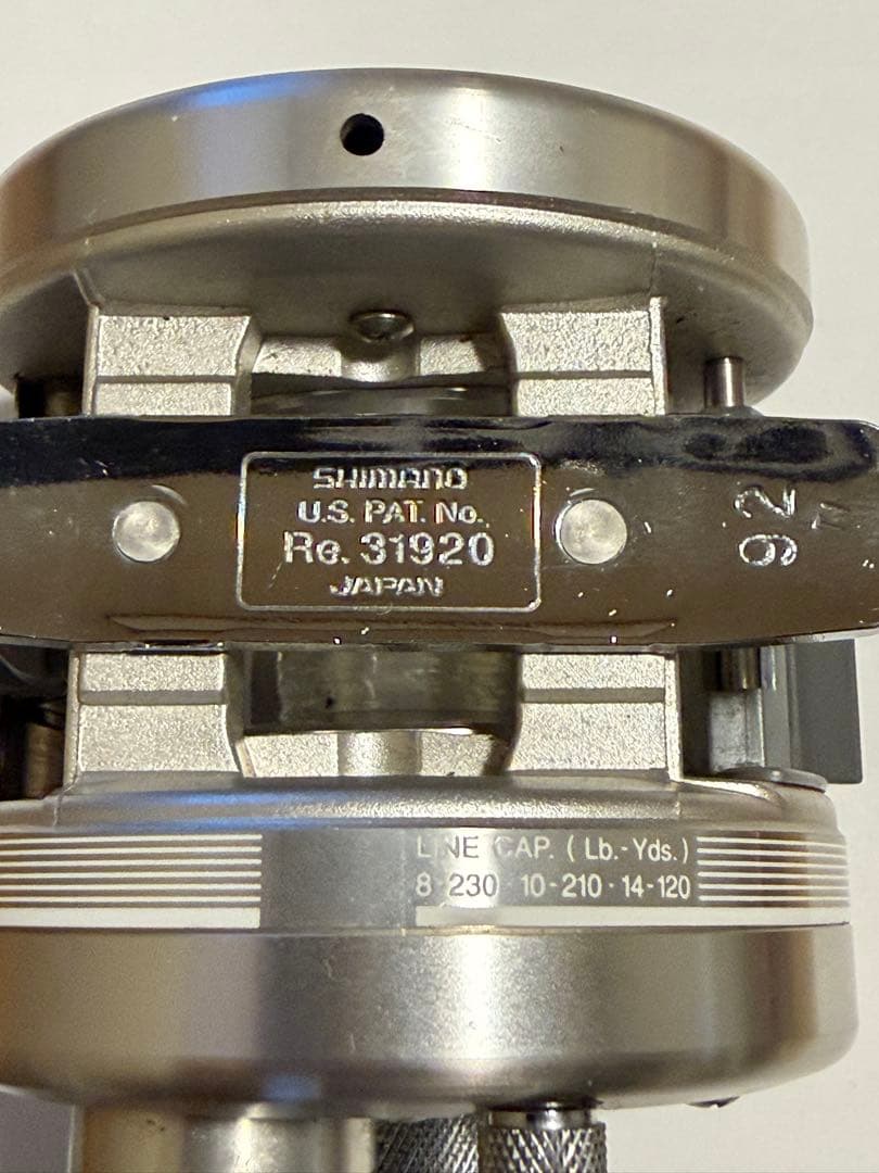 SHIMANO CALCUTTA 200 ベイトリール