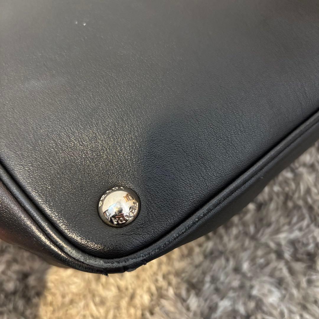 PRADA プラダ 白タグ付きブラック レザーボストンバッグ シルバー金具