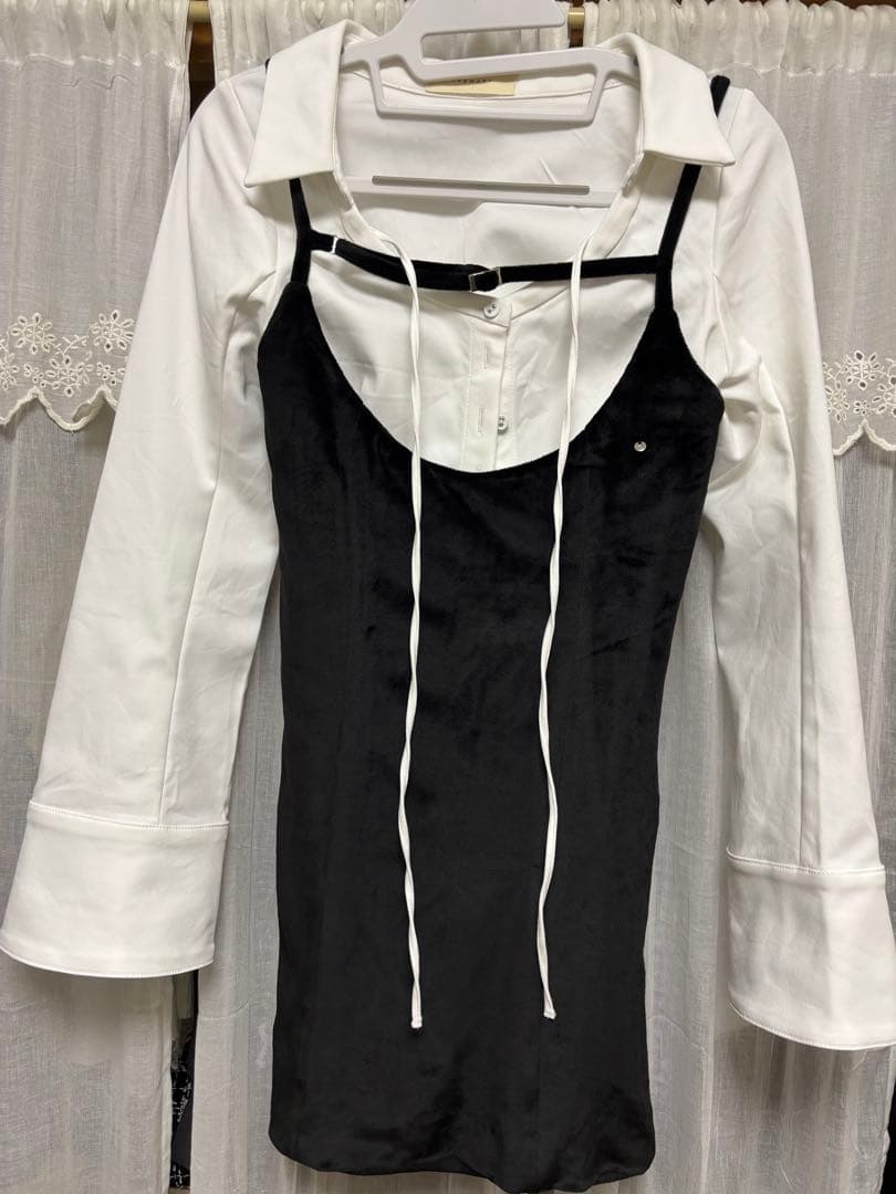 ワンピース Betty velour mini dress black andmarry