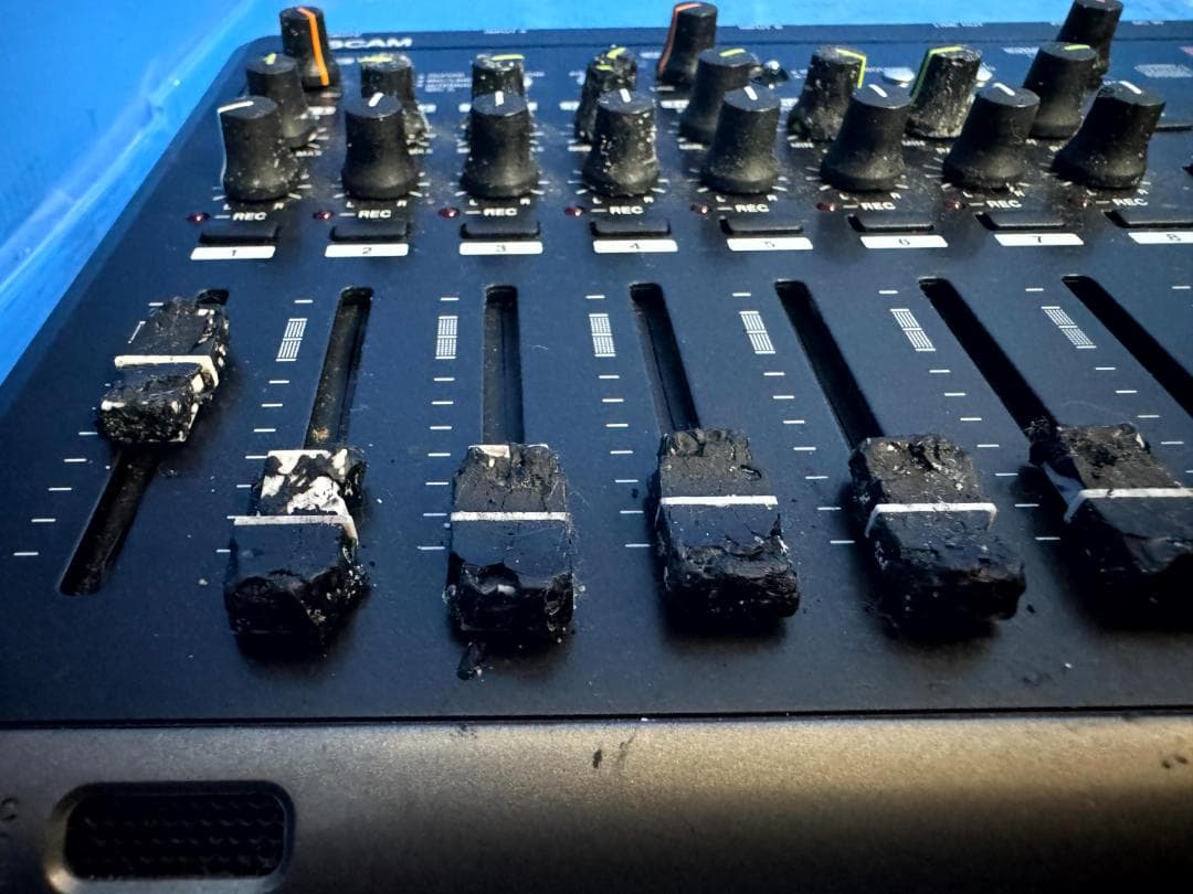 TASCAM 8トラック・デジタルマルチトラックレコーダー MTR DP-03