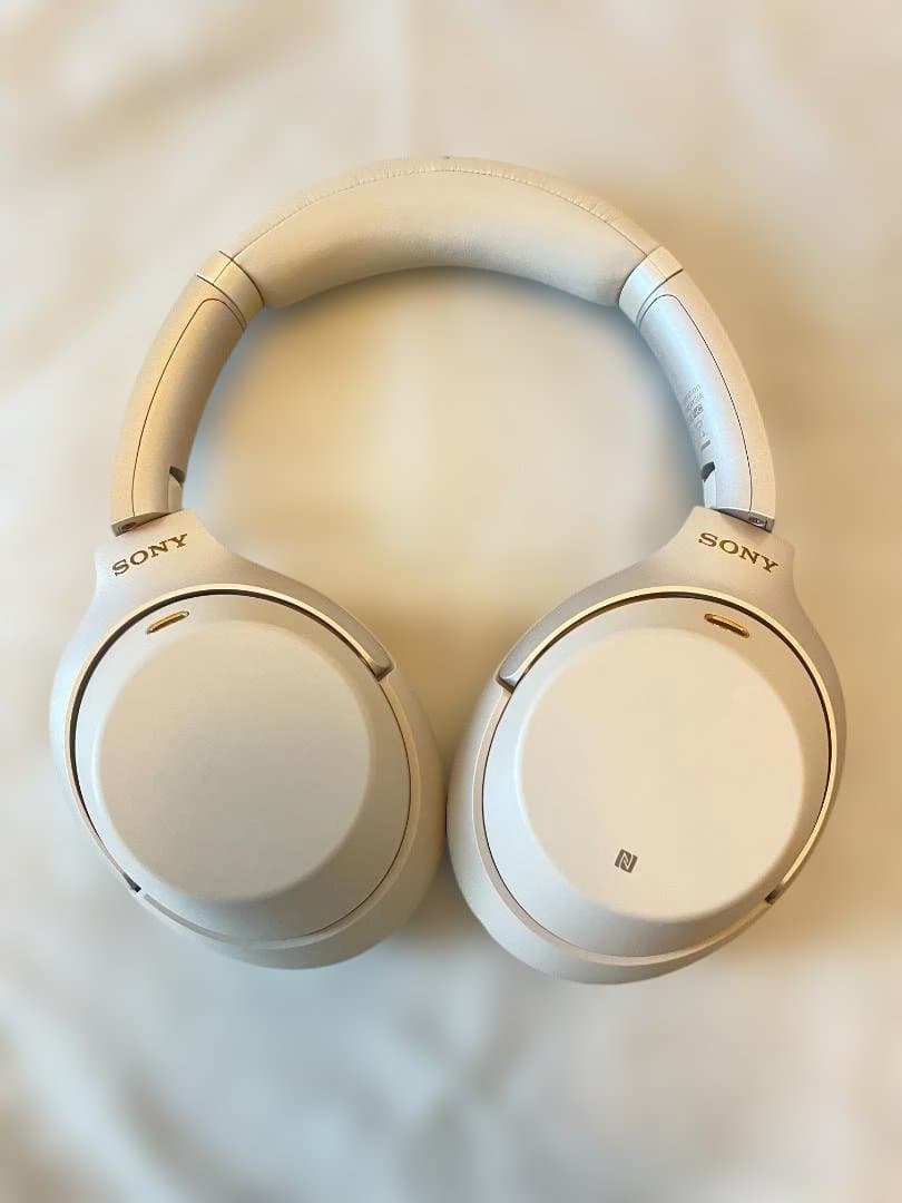 SONY ワイヤレスノイズ　キャンセリングステレオ　ヘッドホン