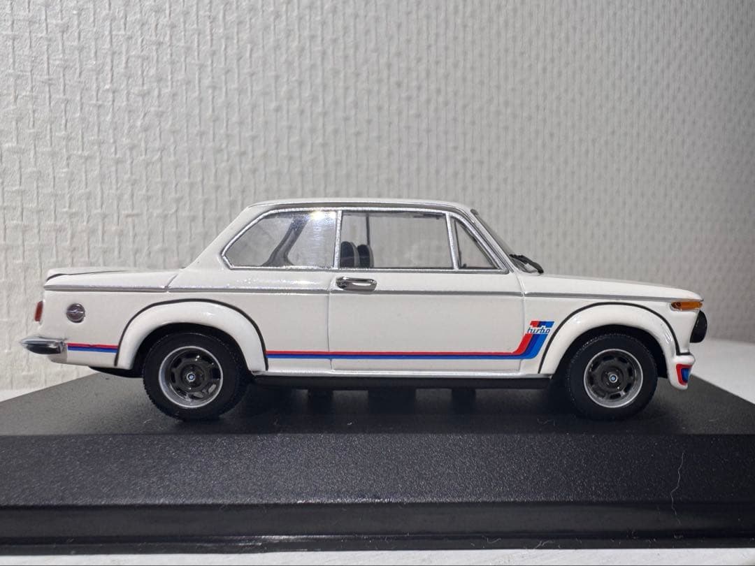 MINICHAMPS  2002 turbo ホワイト