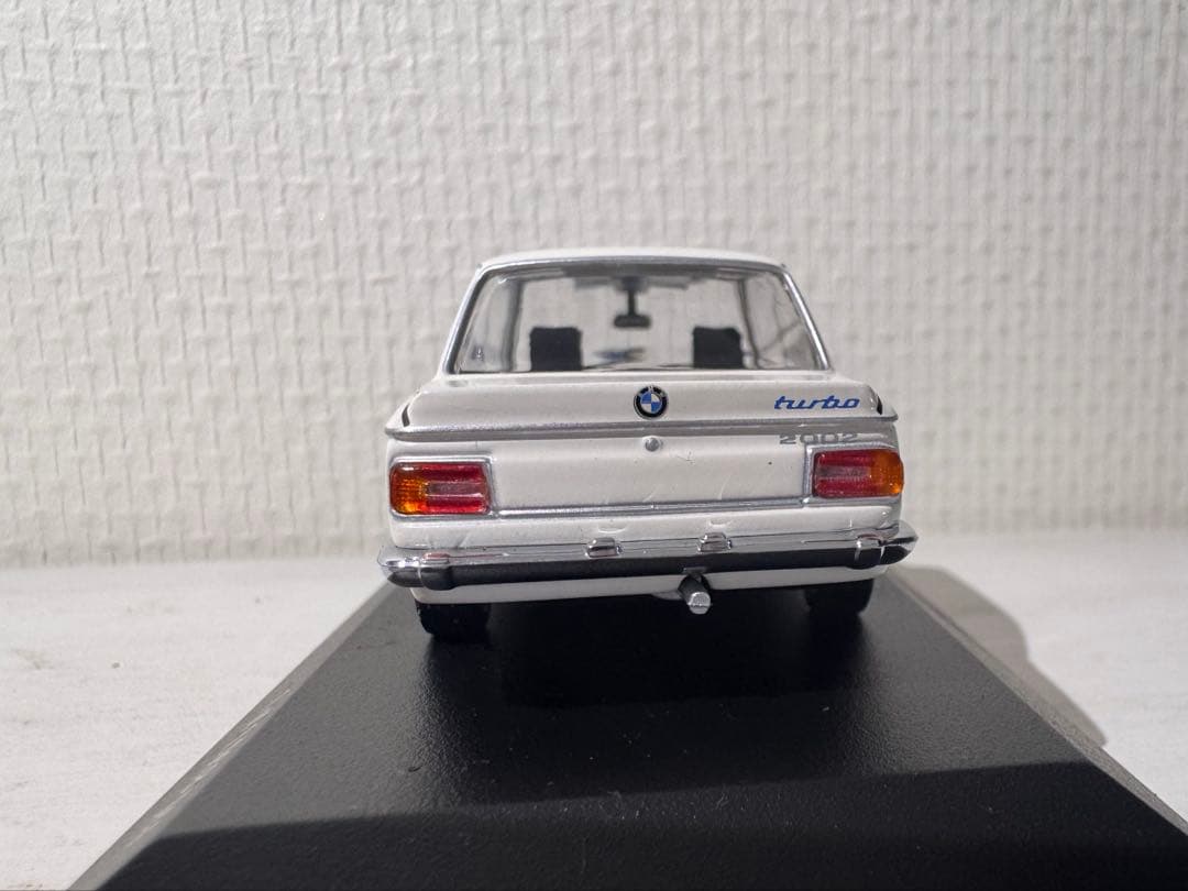 MINICHAMPS  2002 turbo ホワイト