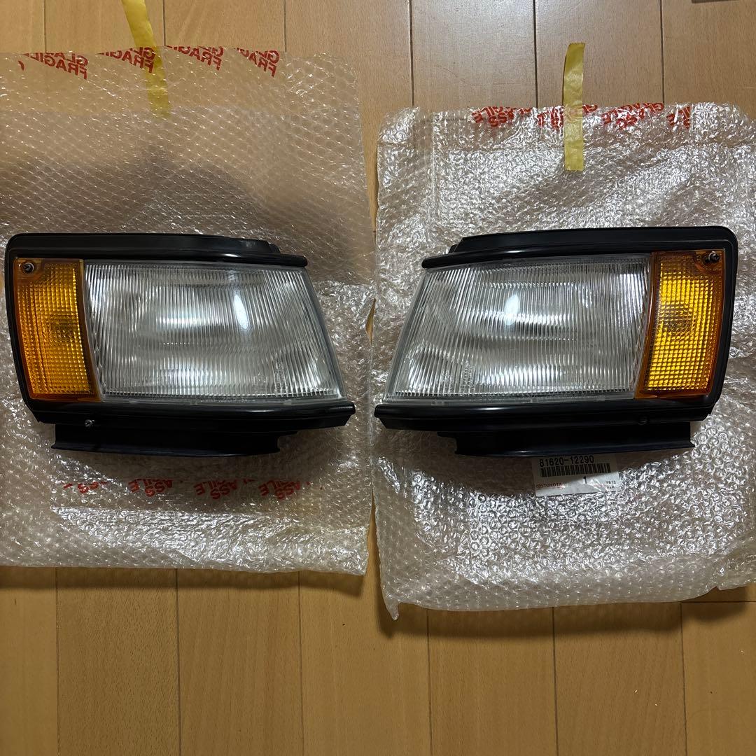 ae86 レビン　後期　純正　コーナーランプ　レンズ