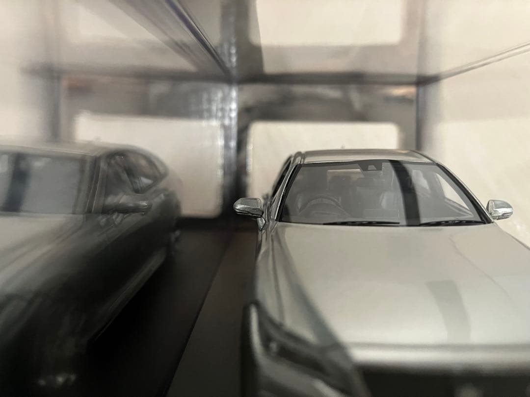 ソ*ン様 CROWN シルバー ミニカー 1/43 MARK43