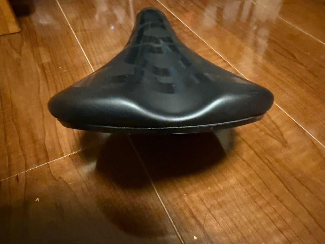 fabric・サドル スクープ ラディウス プロ ブラック 280mm