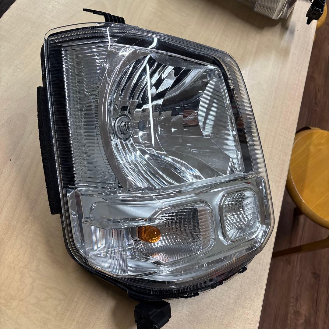 スズキ　DA17V エブリィバン　純正ヘッドライト 左右セット 美品