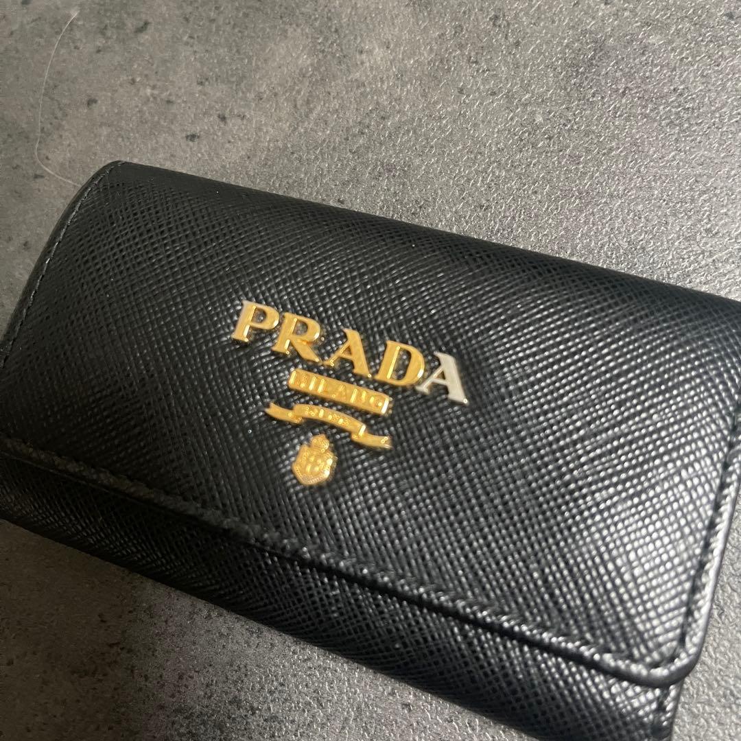 PRADA サフィアーノ 4連キーケース