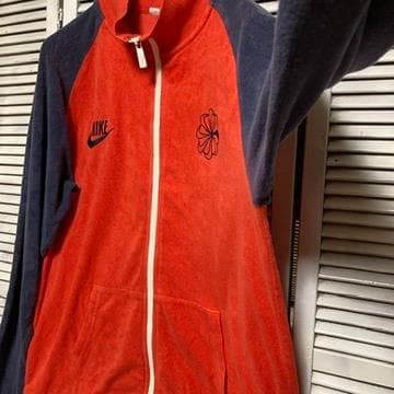 BMEU アウター 古着 赤 NIKE ナイキ 刺繍 風車 トラックジャケット