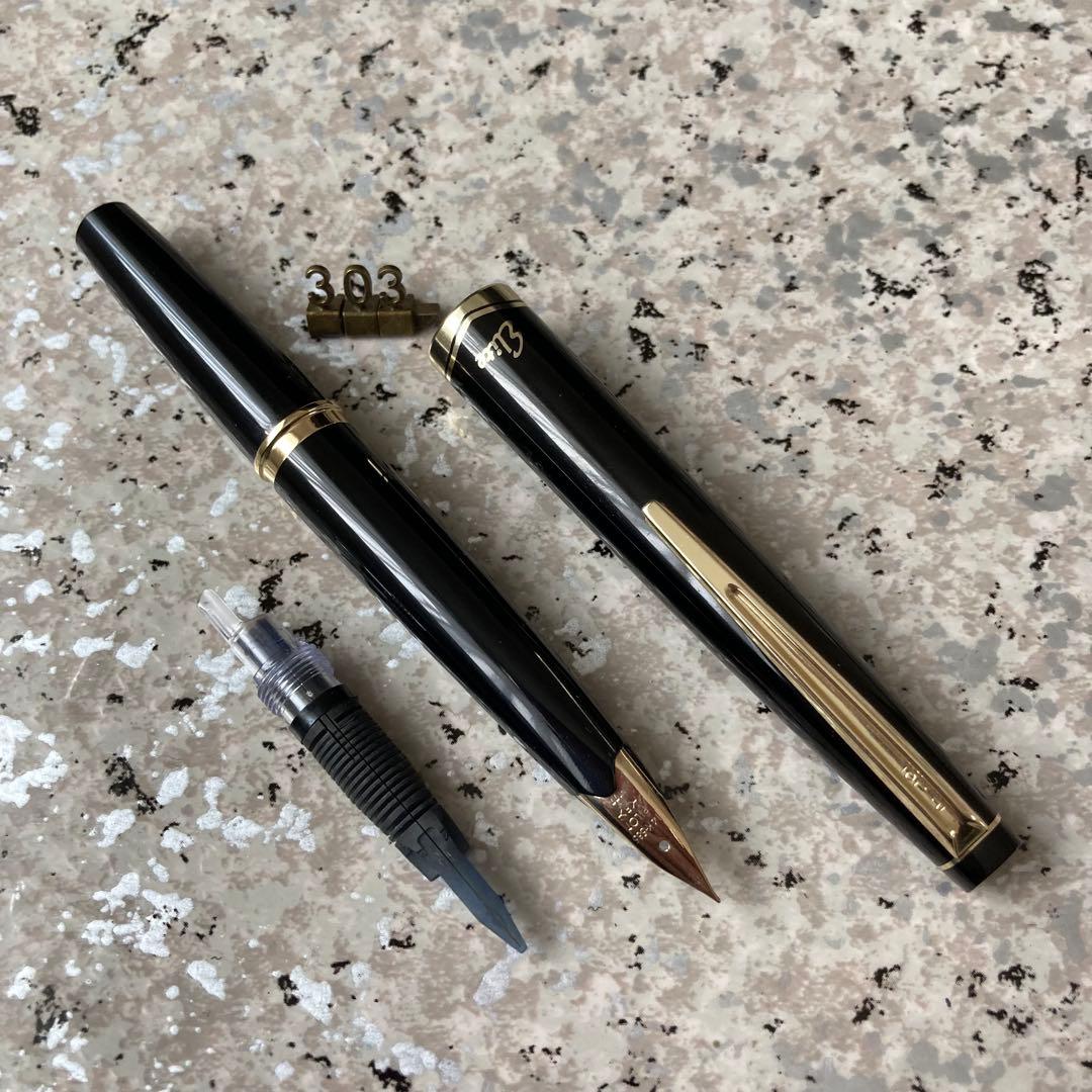 #303 未使用品 ケース付き 万年筆 PILOT Elite エリート 14k