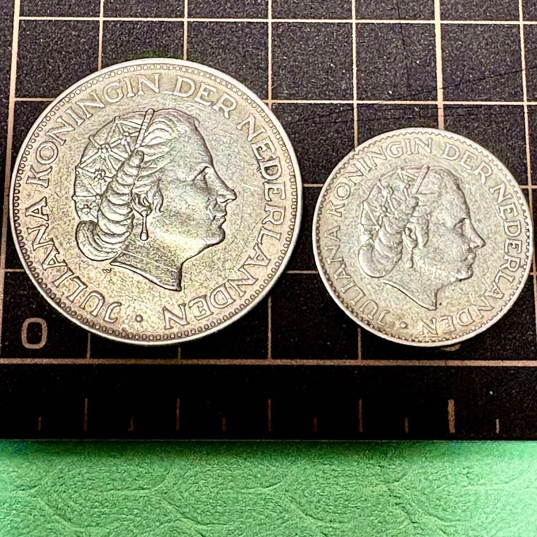 オランダ旧貨幣2.5ギルダー1959 &1ギルダー1955の2枚とオマケ3枚