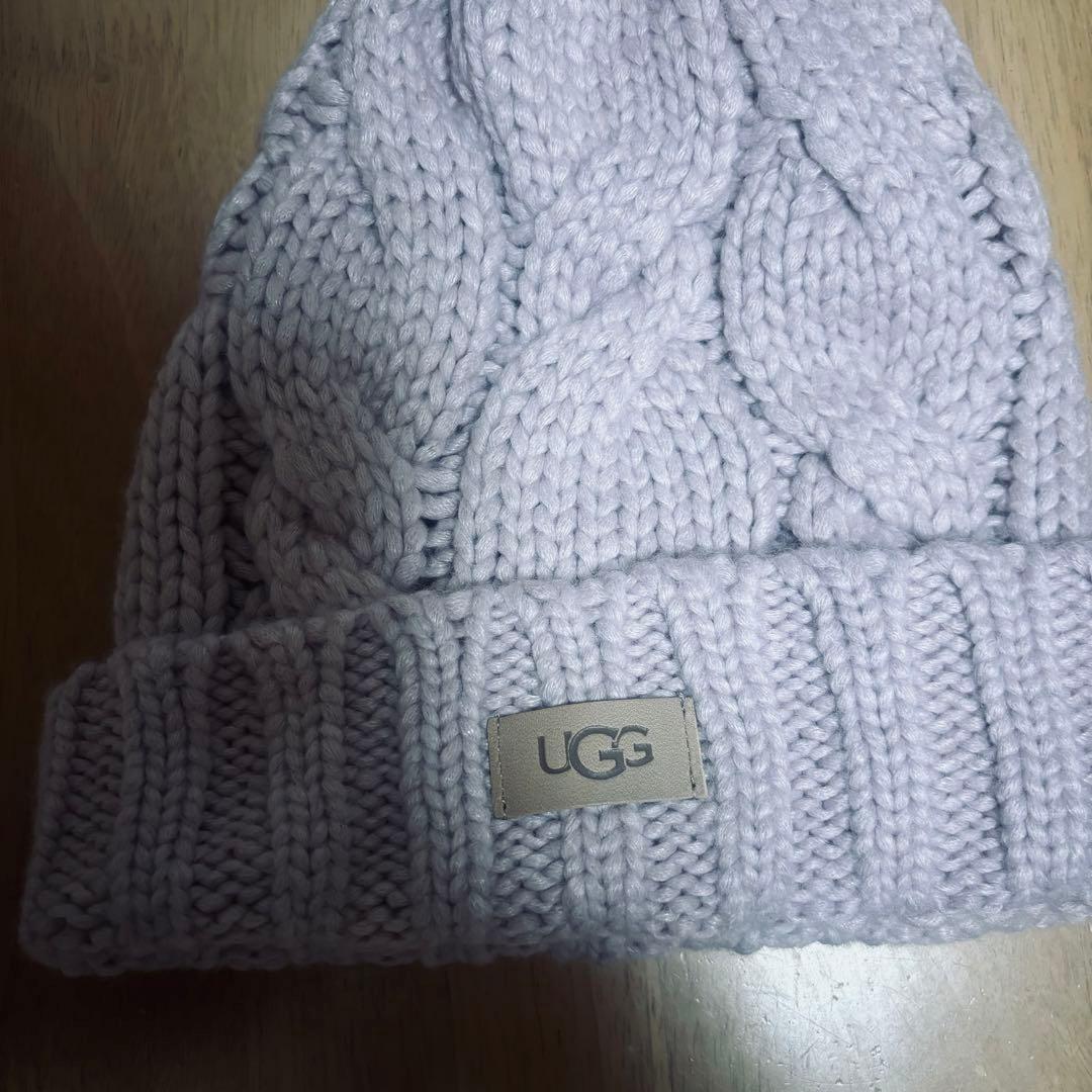 UGG（アグ）ケーブル編みニット帽 ファー付きポンポン