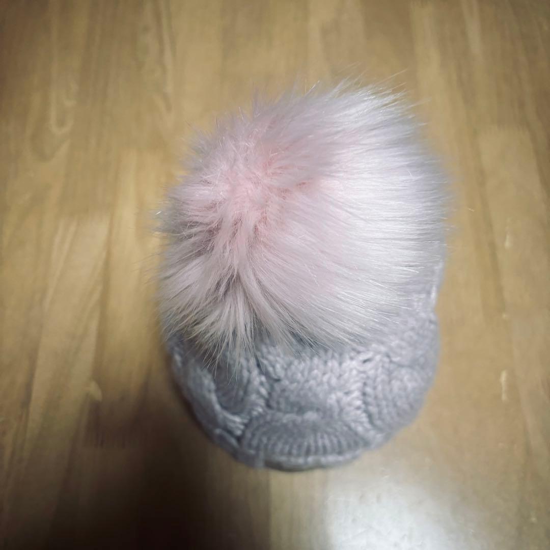 UGG（アグ）ケーブル編みニット帽 ファー付きポンポン