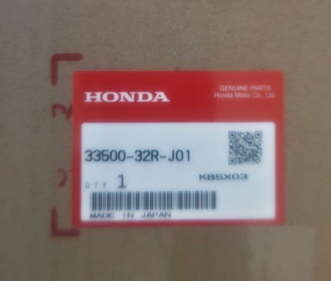 HONDA N-BOXテールライト右 33500-32R-J01