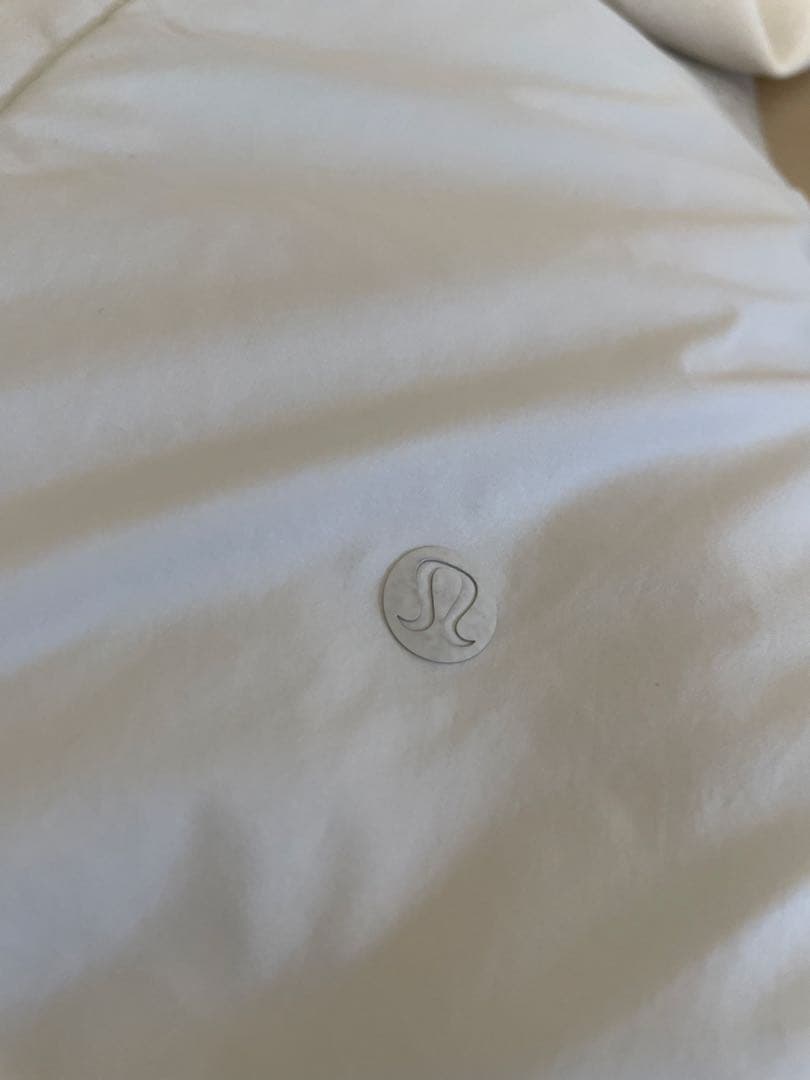 希少！　ルルレモン　Lululemon クリーム色春コート