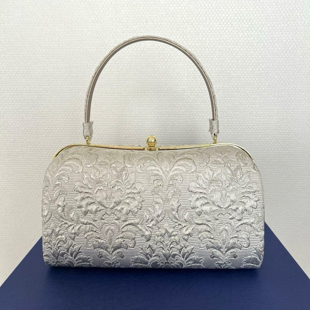 シルバー刺繍ハンドバッグと草履Mセット