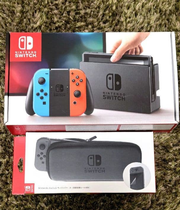 Nintendo Switch 本体　純正キャリングケース付