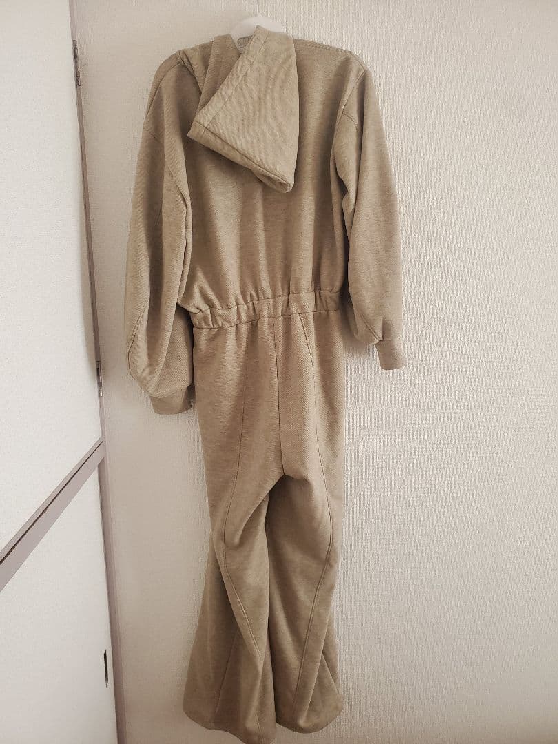クラネ　HOODED SWEAT ALL IN ONE （BEIGE）