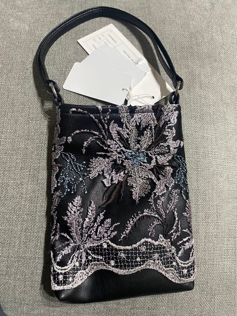 ⭐︎最終値下げ⭐︎MURRAL 黒刺繍パーティーバッグ