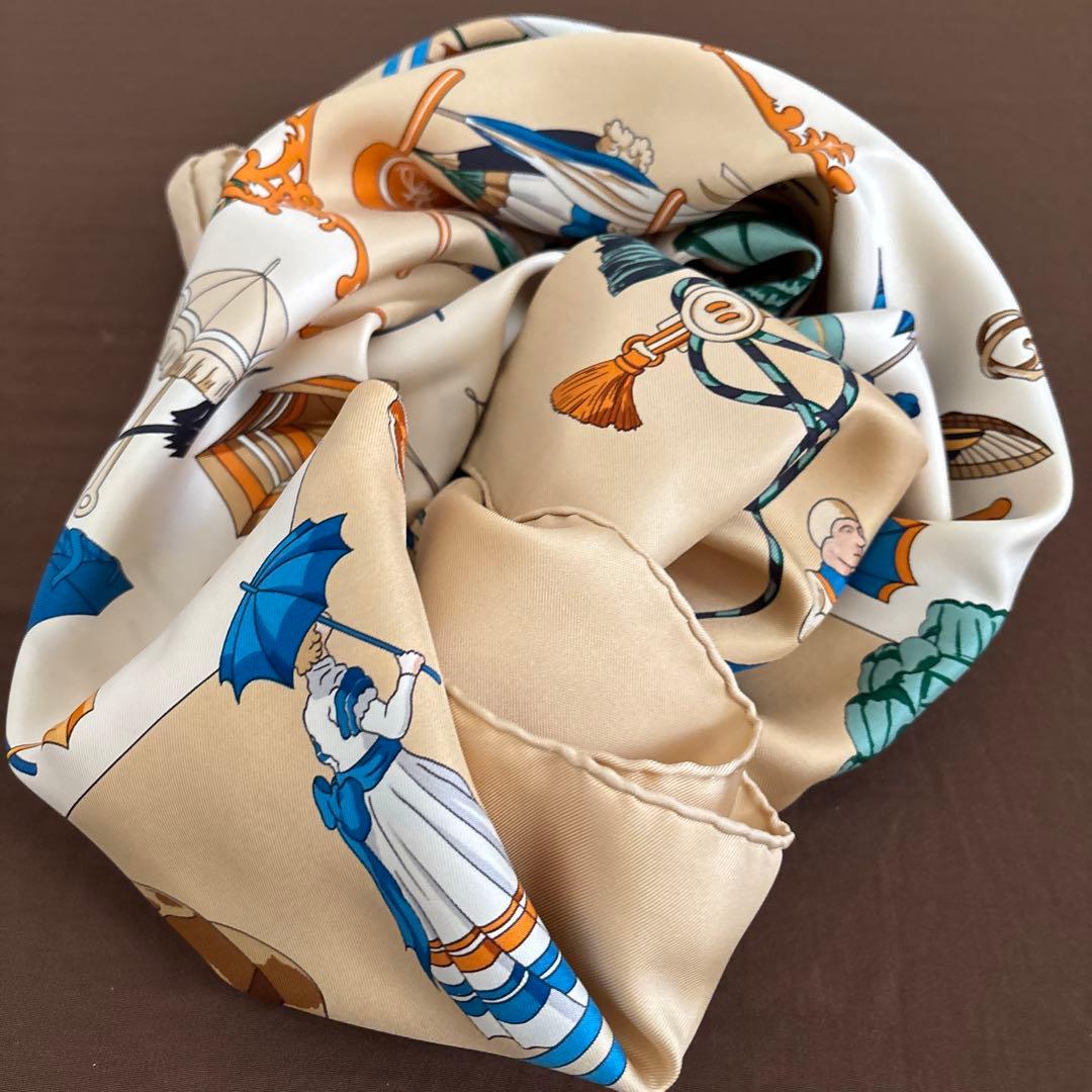 Hermès エルメス　カレ　 シルクスカーフ　箱付き　未使用保管