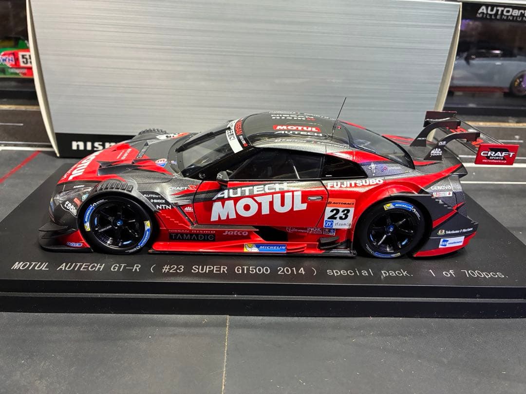 1/18 エブロ　MOTUL AUTECH GT-R 2014