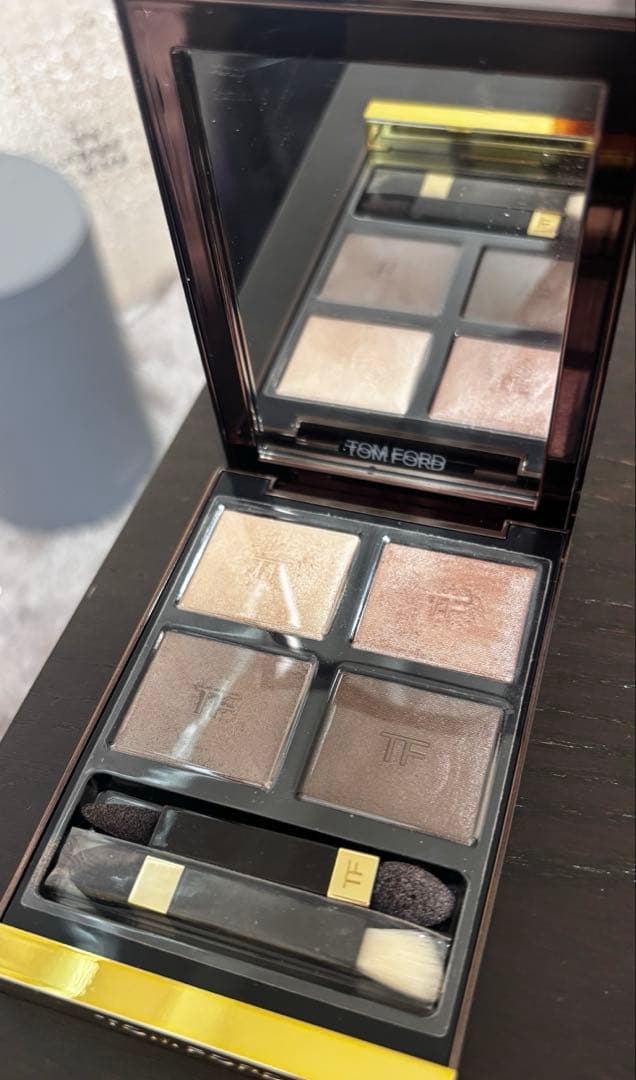 スウォッチ使用のみTOM FORD アイカラークワッド 03 ヌードディップ