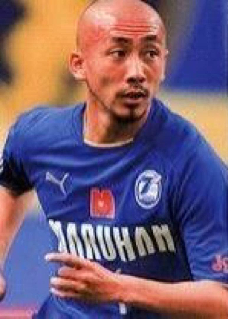 サッカー　大分トリニータ 2006 深谷友基　ユニフォーム #4 サイン入り