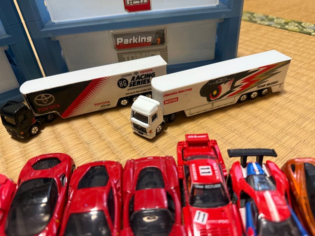 トミカ　ミニカー　スポーツカー60台+トレーラー2台 まとめ売り　ケース ×3個