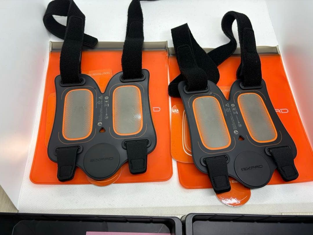 【限定特別セール】【美品】SIXPAD シックスパッド アームベルト 2個セット