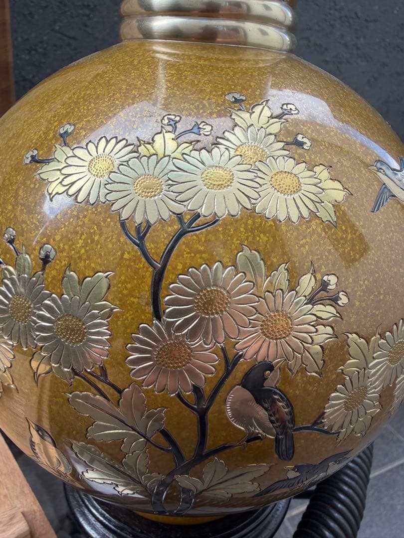 真鍮の花瓶 金色の花瓶 花と鳥の装飾