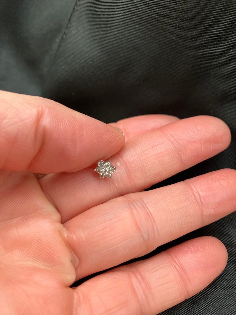 プラチナ900 ダイヤピアス　片耳