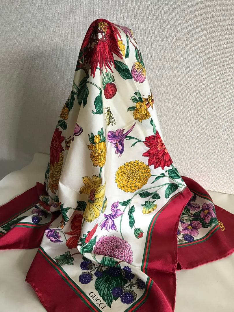 GUCCI グッチ シルク100% スカーフ
