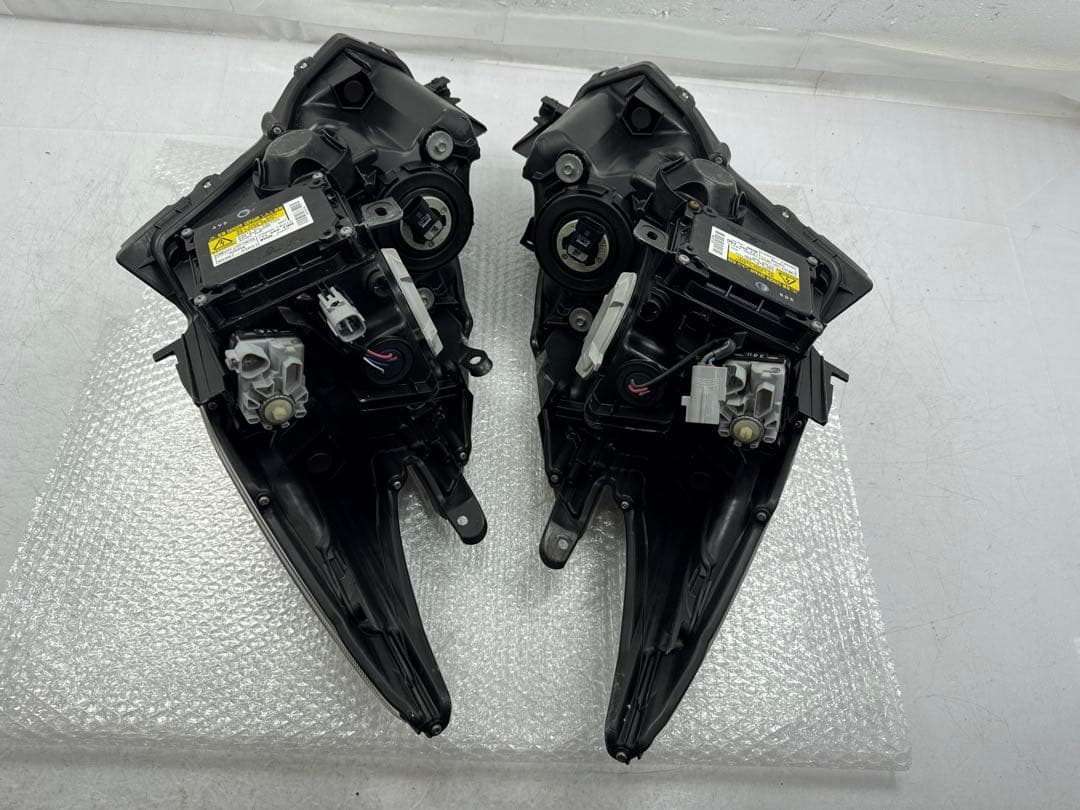 プリウスZVW30後期ヘッドライト左右セットキセノHIDレベ付コイト47-52