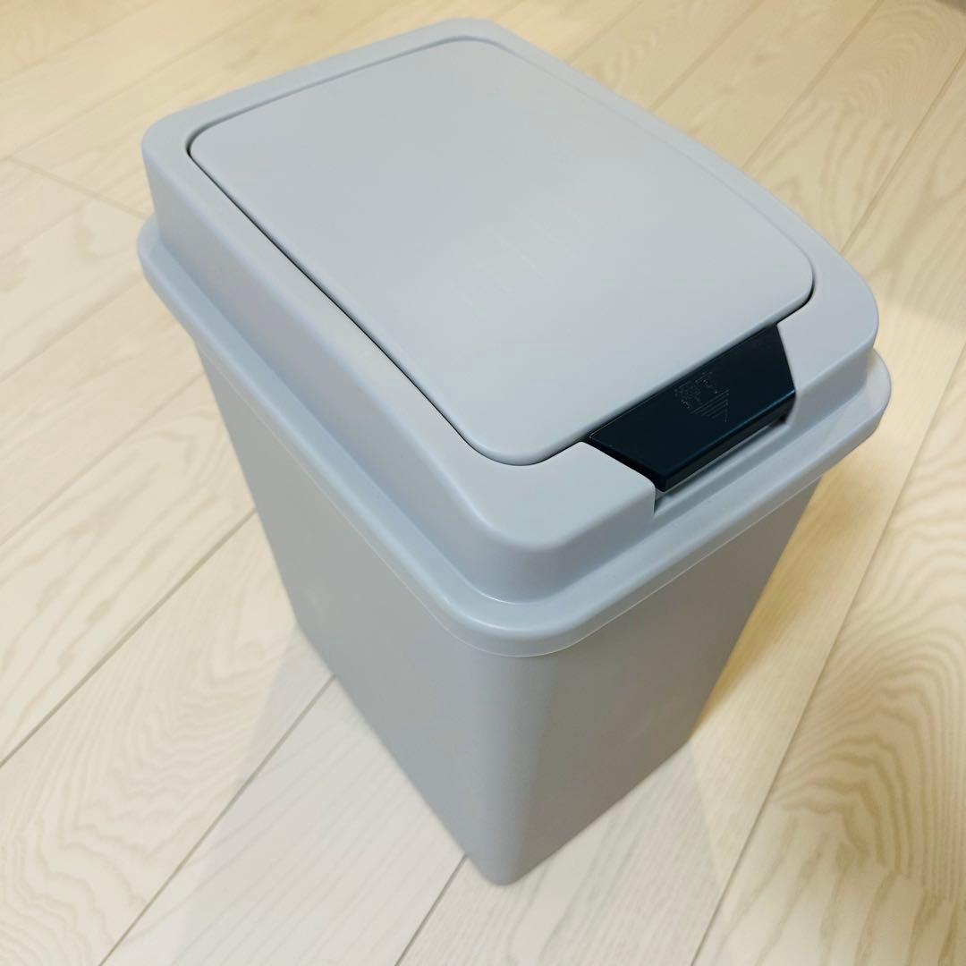ダストボックスグレー 四角形 プラスチックゴミ箱　三つ
