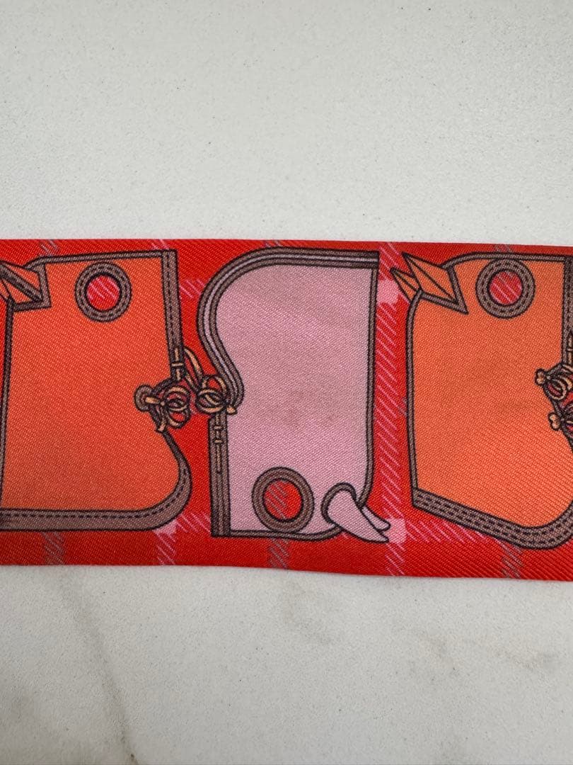 Hermès エルメス馬具柄 ツイリーシルクスカーフ