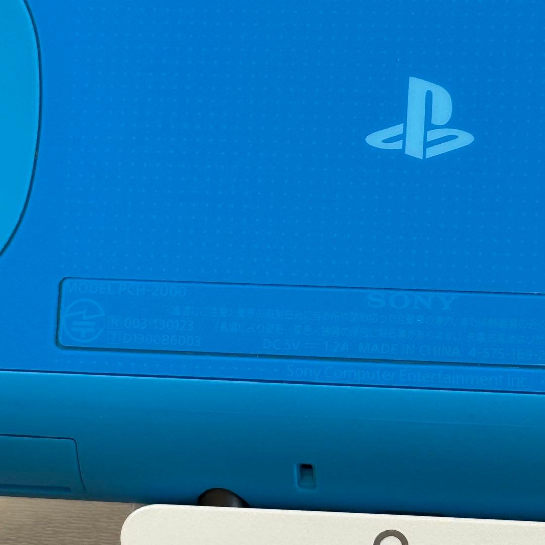7-097【美品】PSVITA PCH-2000 アクアブルー