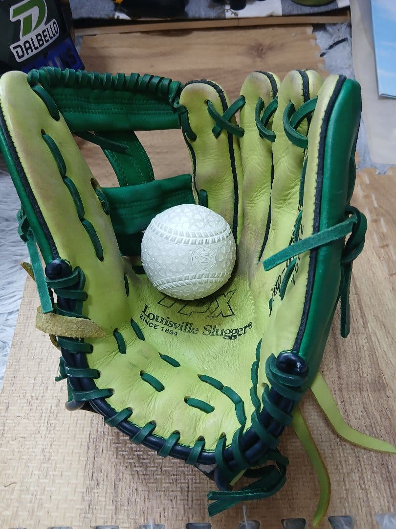 Louisville TPX 野球グローブ内野用