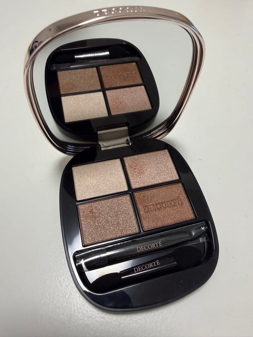 DECORTÉ アイシャドウパレット