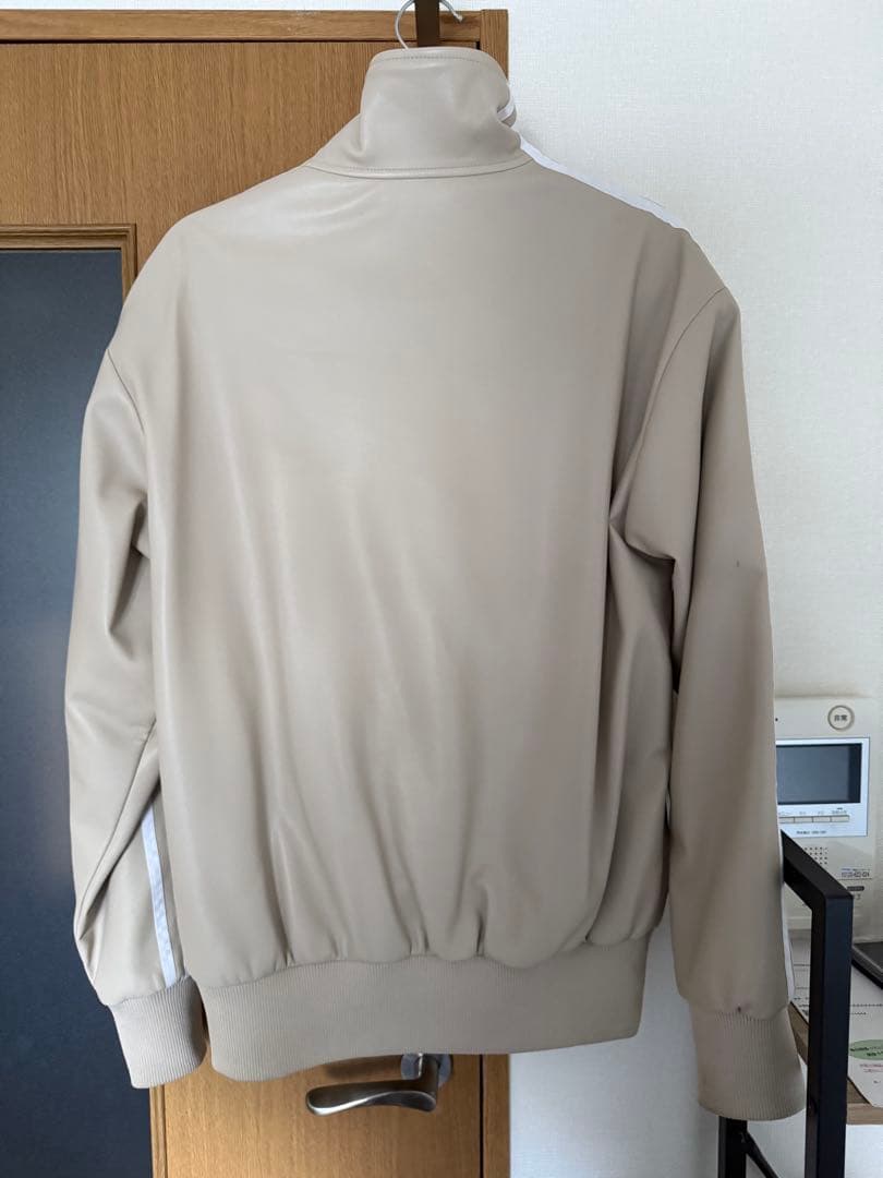 た*べ様 adidas フェイクレザー トラックジャケット