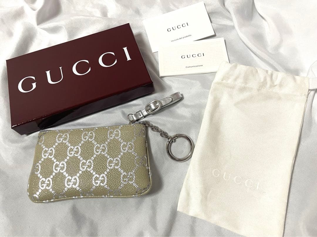 GUCCI グッチ　GGエンブレムキーポーチ